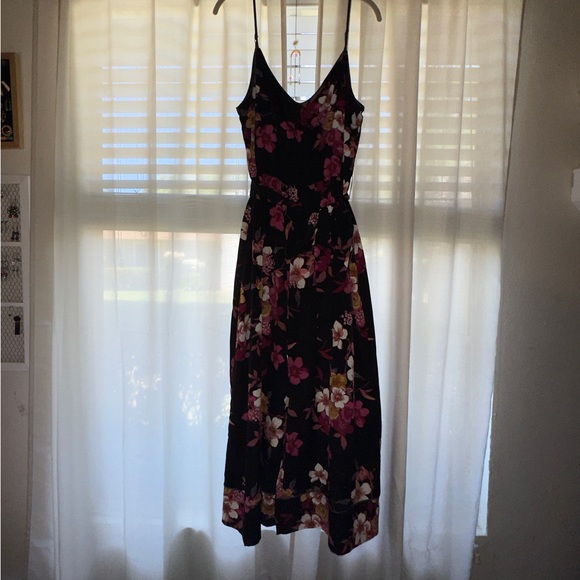 5/$25✨LEITH Floral Jumpsuit 🖤💜🩷🤎💚💛 - Picture 2 of 4